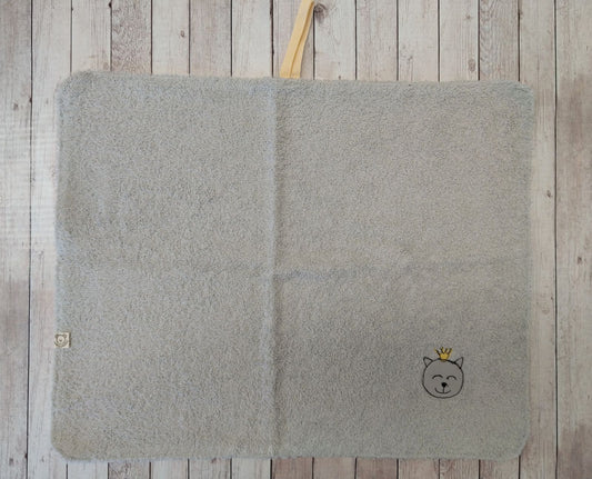Asciugamano double face con ricamo di Gattina Fatina