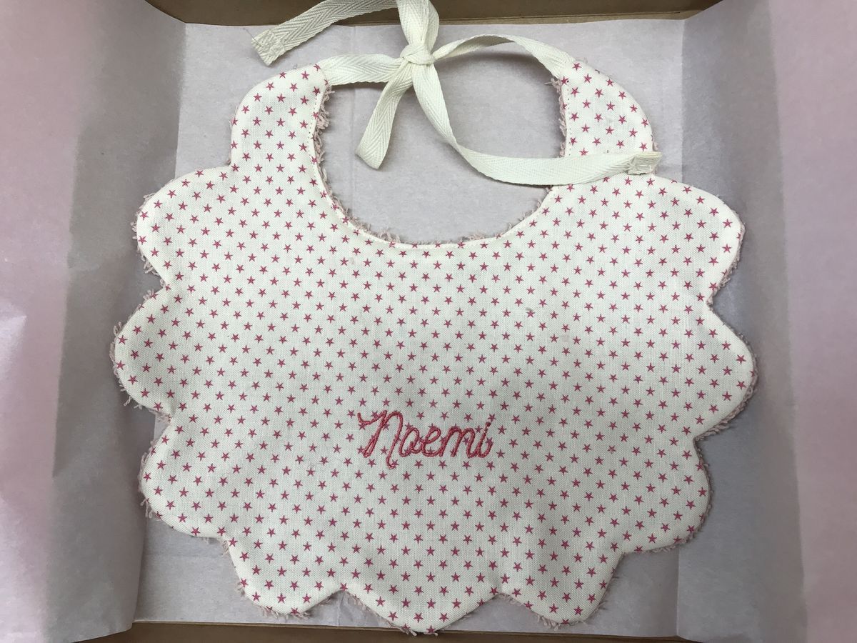 Bavaglino per neonata 🌸 – Idea regalo per nuova nascita 🎁- personalizzabile - fiori