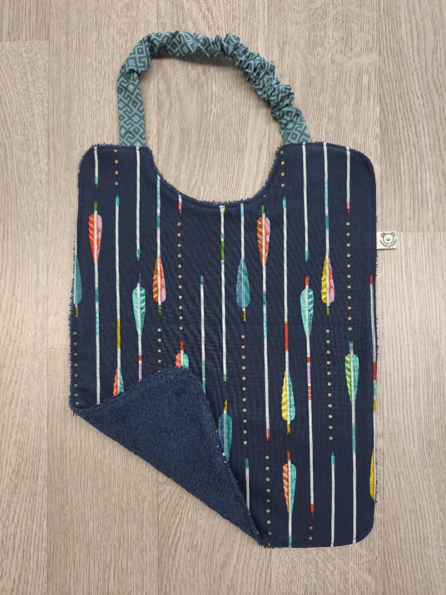 Bavaglino double face con elastico per bambini - frecce su fondo blu
