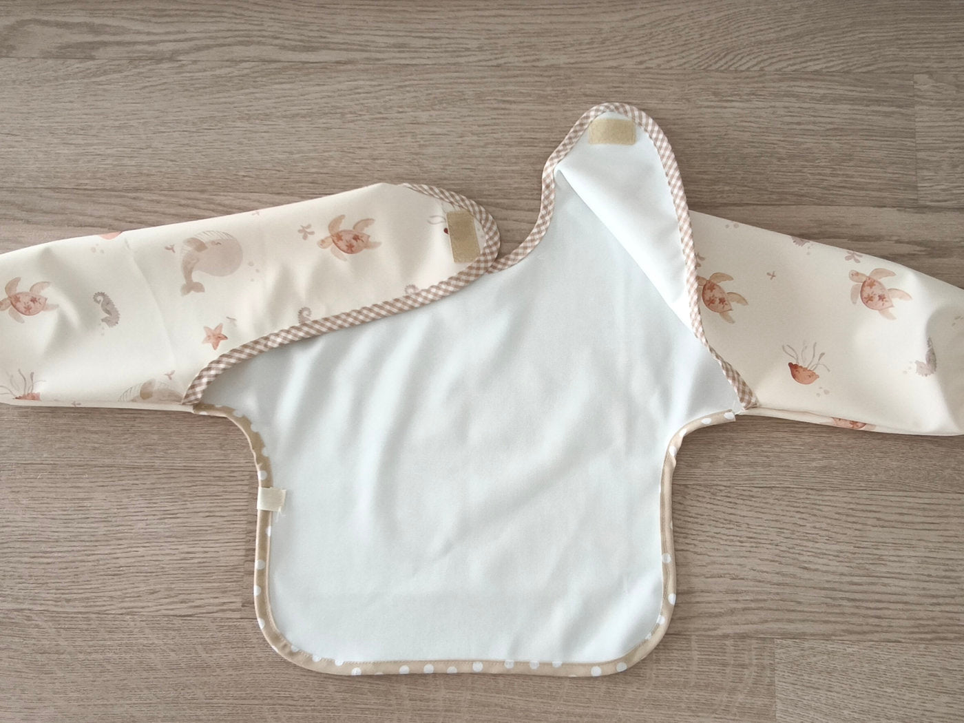 Bavaglino cerato con maniche - animaletti marini