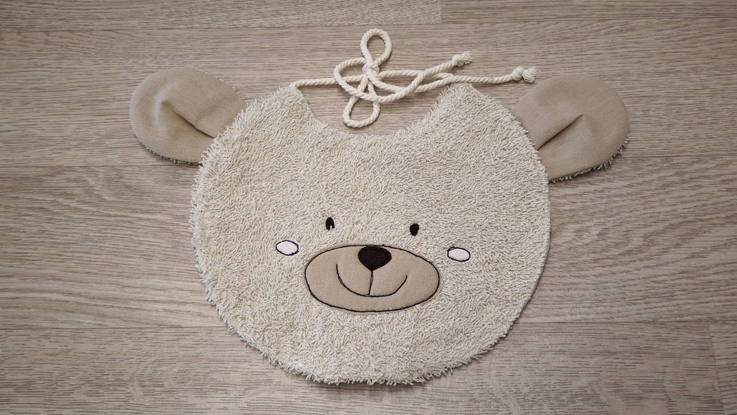 bavaglino a forma di musetto di orso beige2