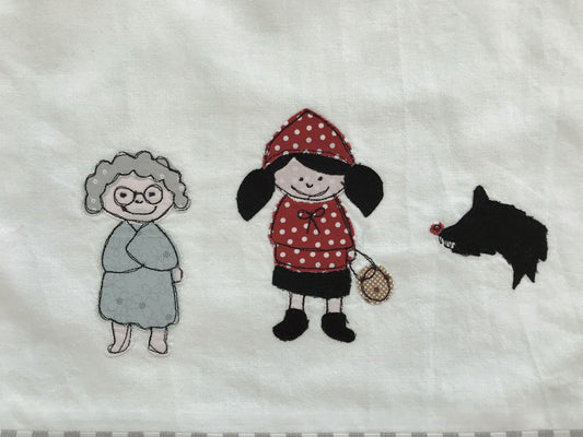 Sacchetto in tessuto con ricamo di Cappuccetto Rosso – dettaglio