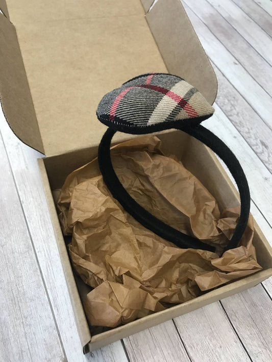 cerchiello con cuore in tessuto tartan beige