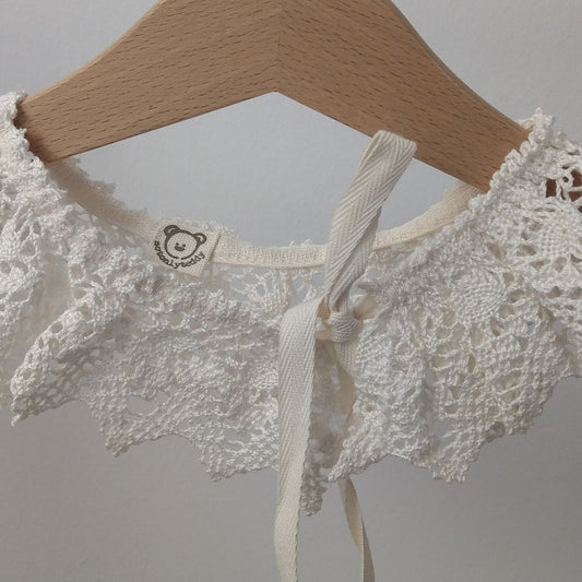 Colletto staccabile in pizzo avorio per bambina