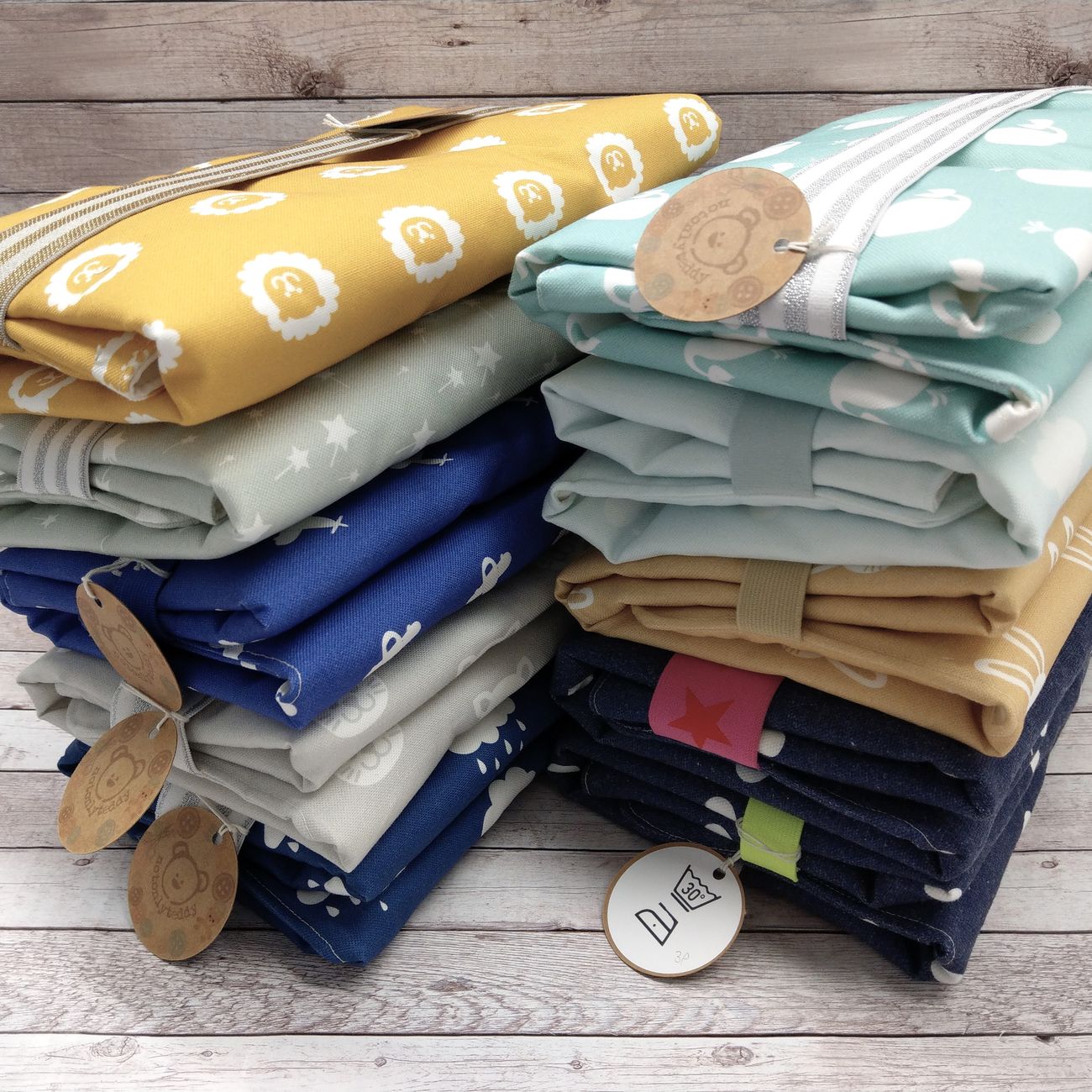 Fasciatoio portatile - Portapannolini verde acqua con balenine