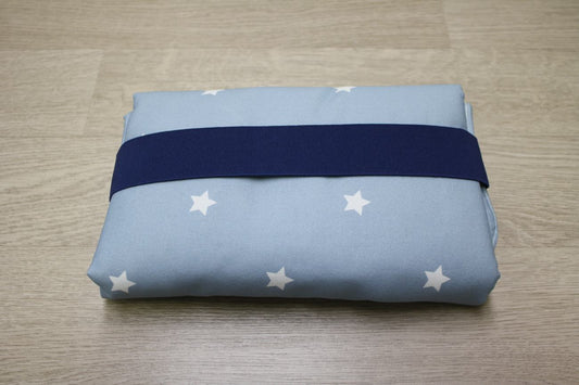 Fasciatoio da viaggio pieghevole con portapannolini – Stelline azzurro con interno cerato - betoniere – personalizzabile