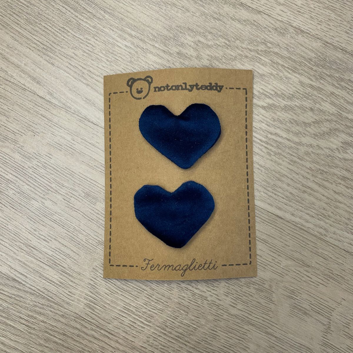 fermaglietti piccoli a forma di cuore in velluto blu