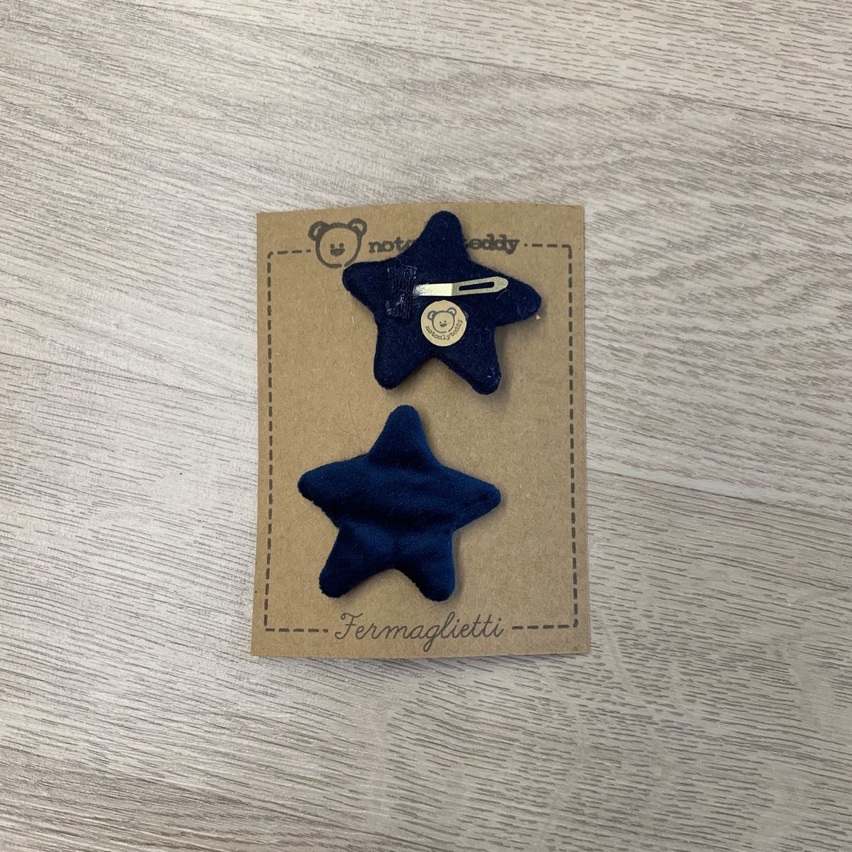 fermaglietti piccoli a forma di stellina in velluto blu - davanti e dietro