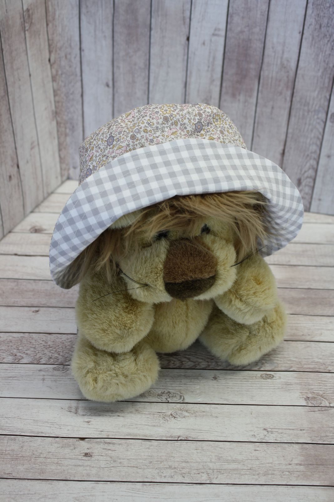 Cappellino pescatore, cappellino parasole double-face, fiorellini chiari e quadretti grigi - Taglia 3-5 anni