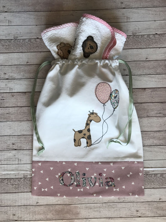 Zainetto semplice in tessuto con ricamo di giraffina