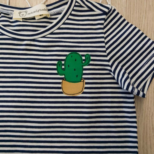Maglietta a maniche corte a righe sottili bianche e blu con cactus - taglia 2 anni pronta consegna
