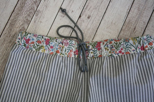 Pantaloncini mare bambino - righine e fiori - pronta consegna taglia 5 anni