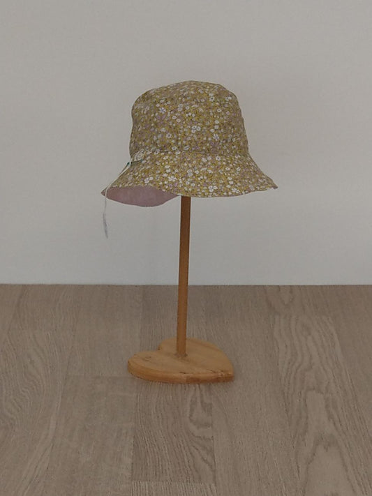Cappellino pescatore, cappellino parasole double-face, tessuto Liberty a fiorellini e tessuto a righine rosa - Taglia 3-5 anni