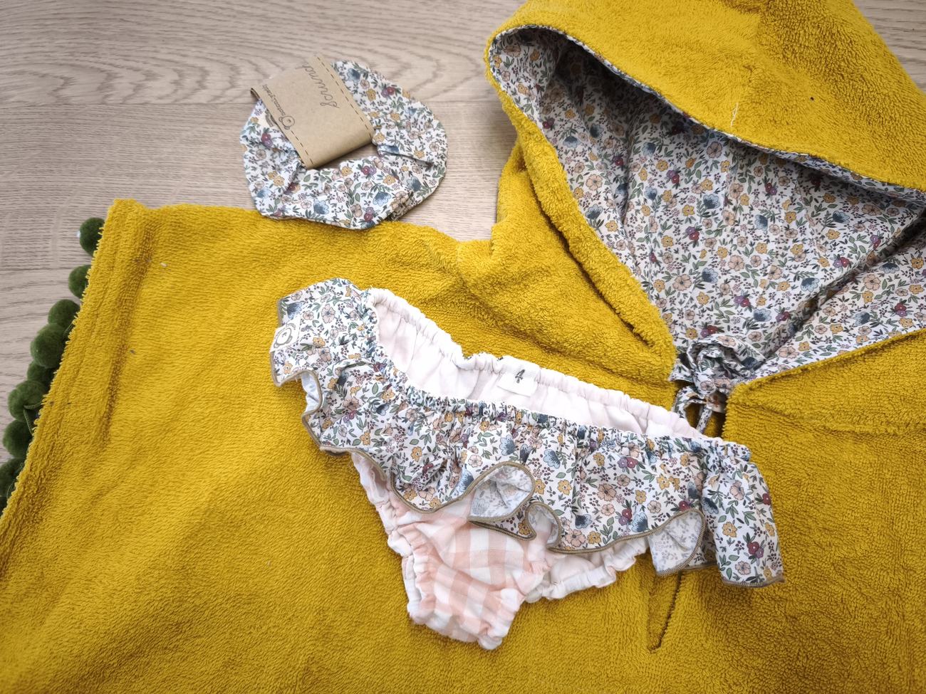 🏖️ Poncho mare in spugna per bambina – Foderato, con cappuccio, laccetti e dettagli curati 💛