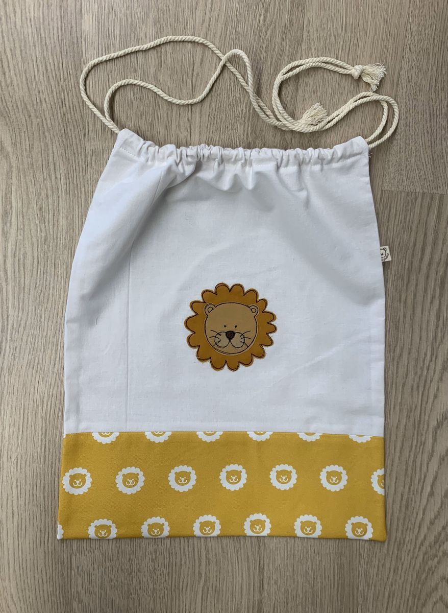 Sacchetto semplice con ricamo di testa di leone e base di tessuto con grafiche NotOnlyTeddy