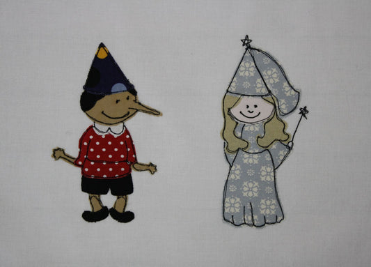 Zainetto semplice in tessuto con ricamo: Pinocchio – dettaglio ricamo