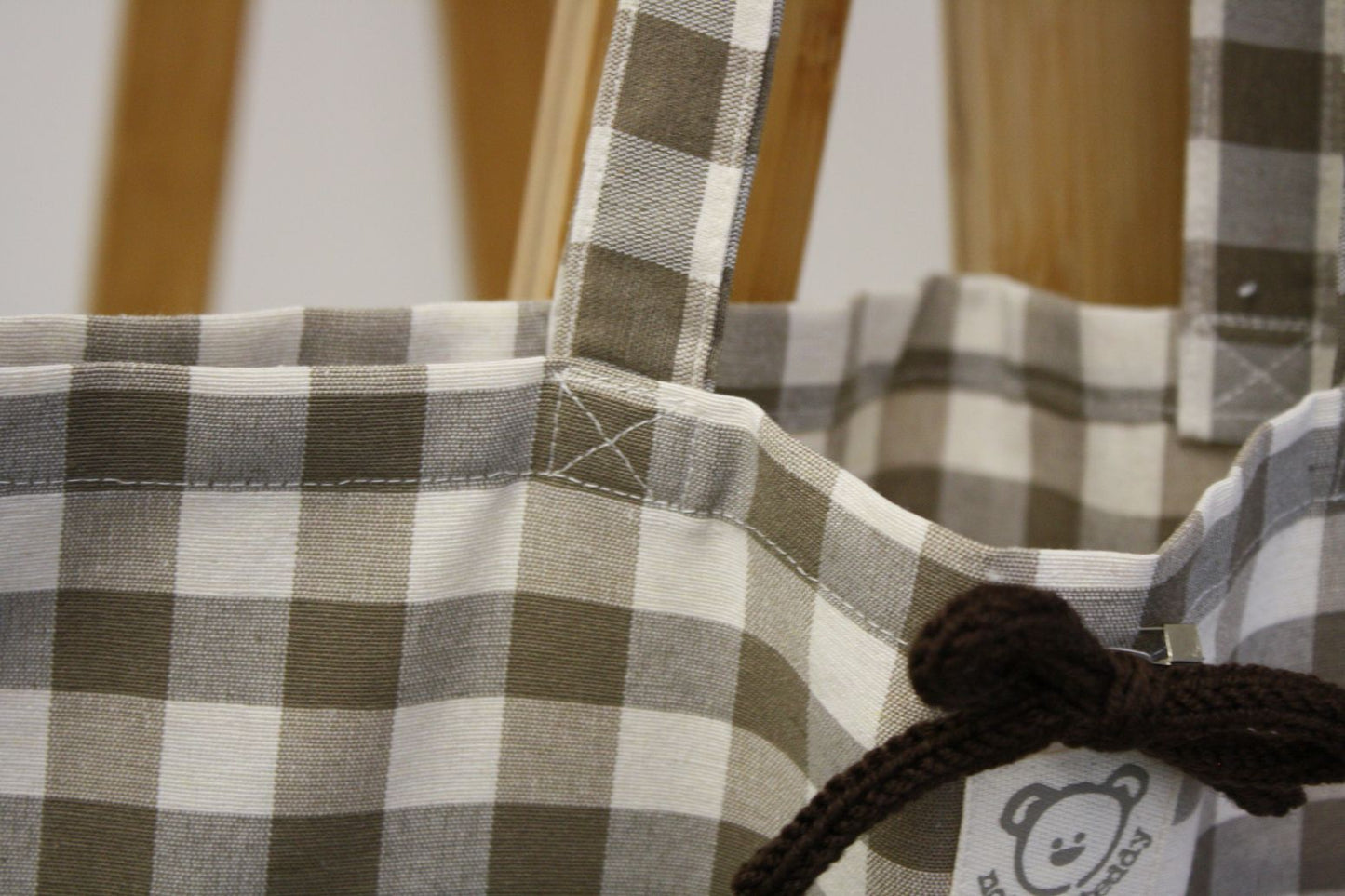 dettaglio shopper bag quadri tortora dettaglio