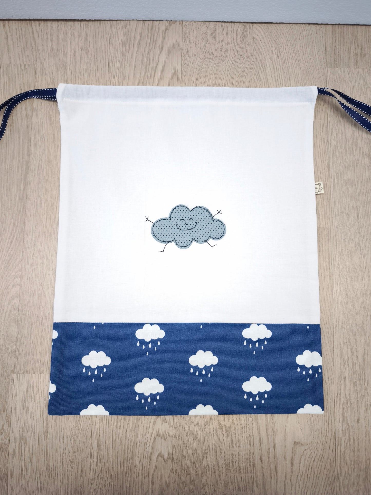 Sacchetto con nuvolette blu