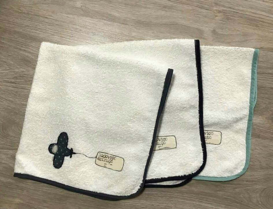 Asciugamano con asola bambino e personalizzabile - COMPONIBILE