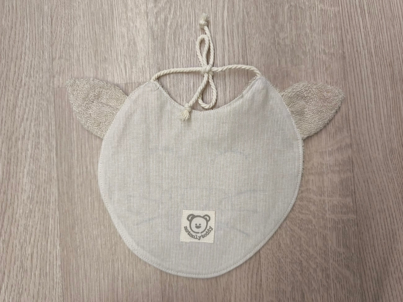 retro di bavaglino per neonato a forma di musetto di gatto beige