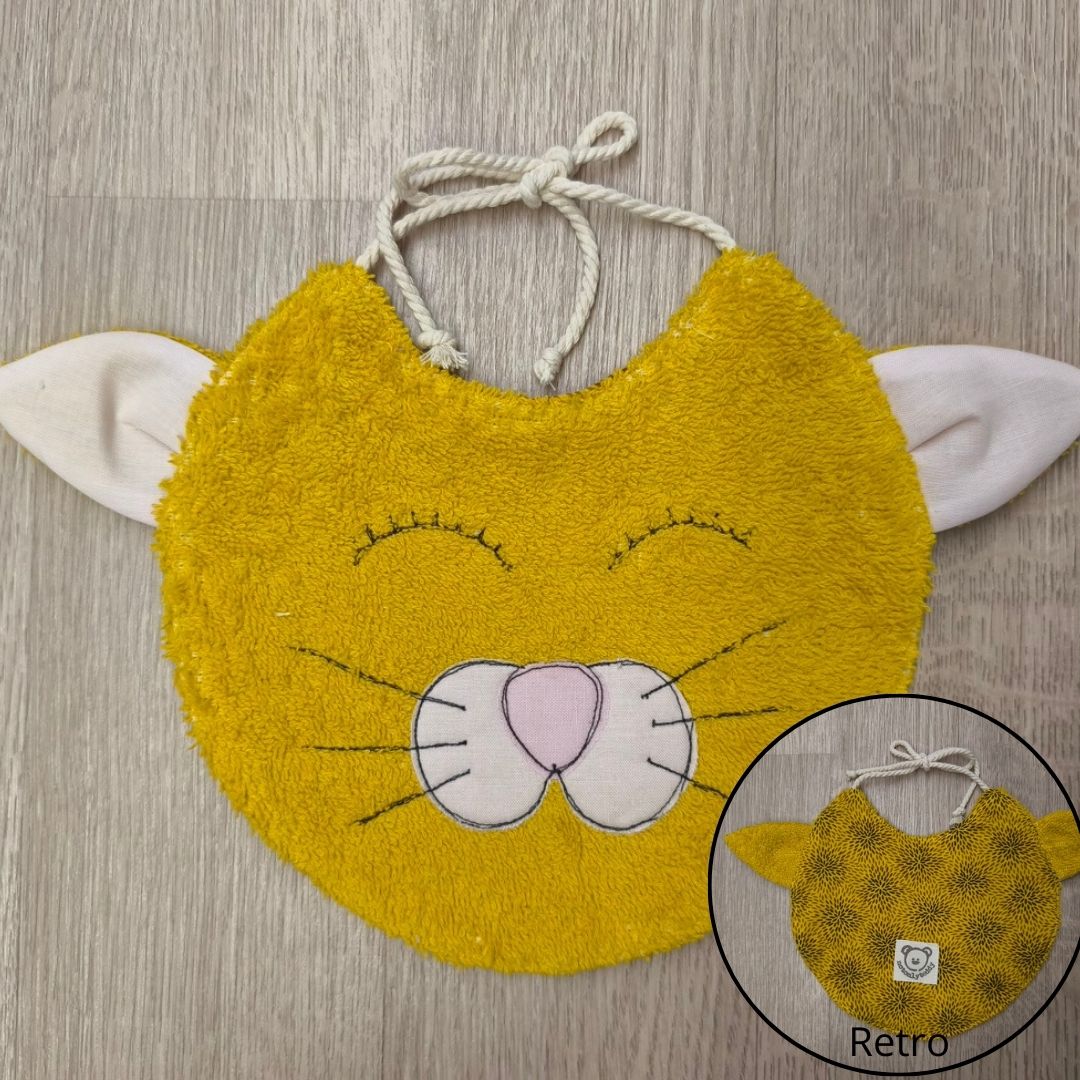 bavaglino per neonato a forma di musetto di gatto senape - fronte e retro