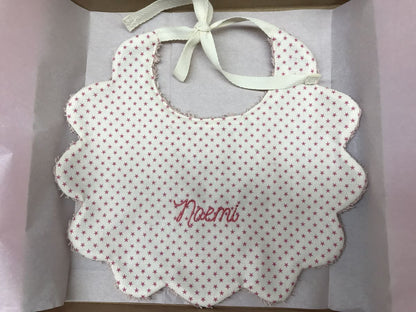 Bavaglino per neonata 🌸 – Idea regalo per nuova nascita 🎁- personalizzabile - fiori