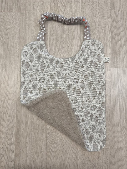 Bavaglino double face con elastico per bambina - conchigliette Tilda