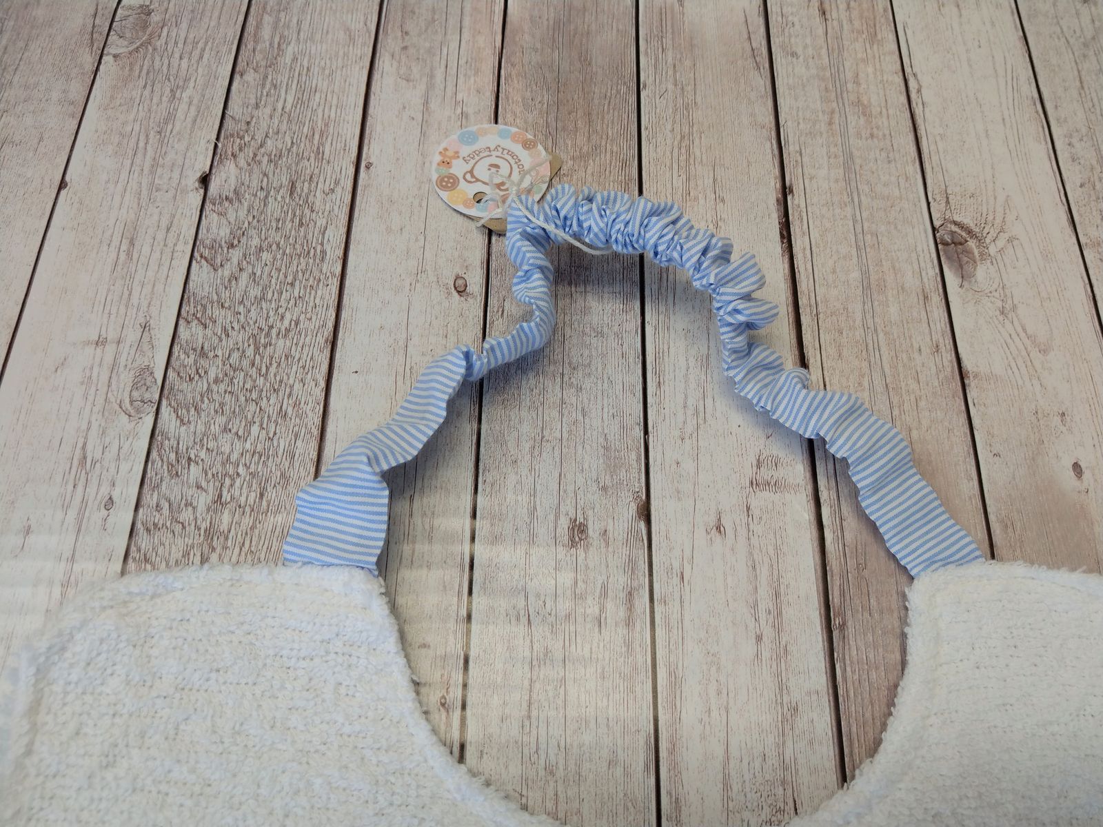 Bavaglino con elastico per asilo con ricamo di Elefantino