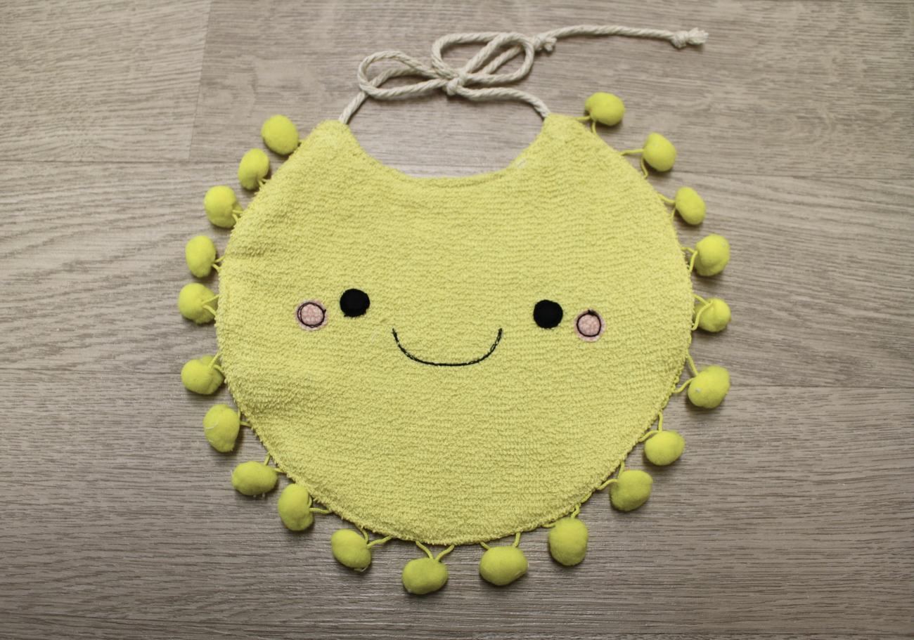 Bavaglino neonato a forma di Sole ☀️