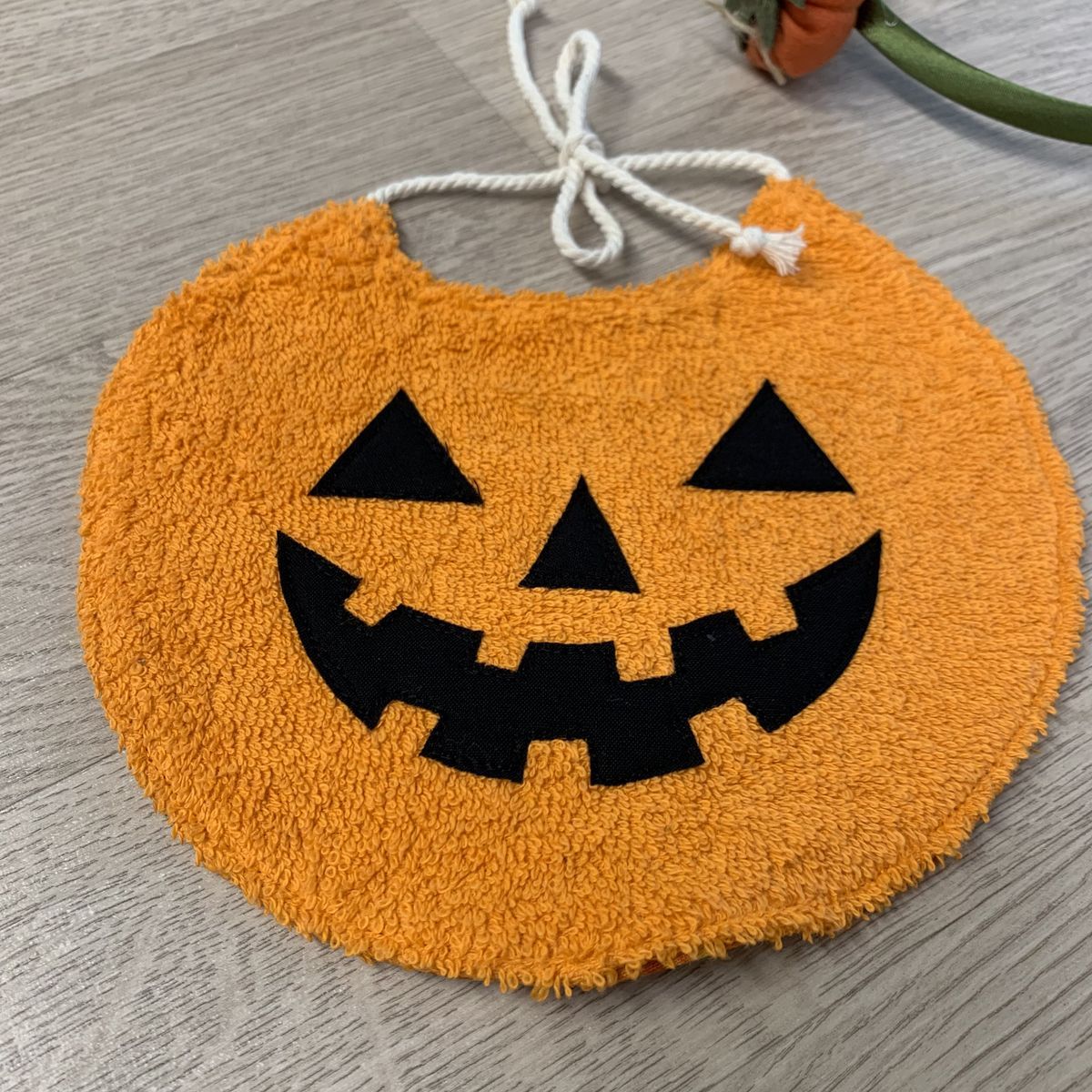 Bavaglino neonato zucchetta Halloween