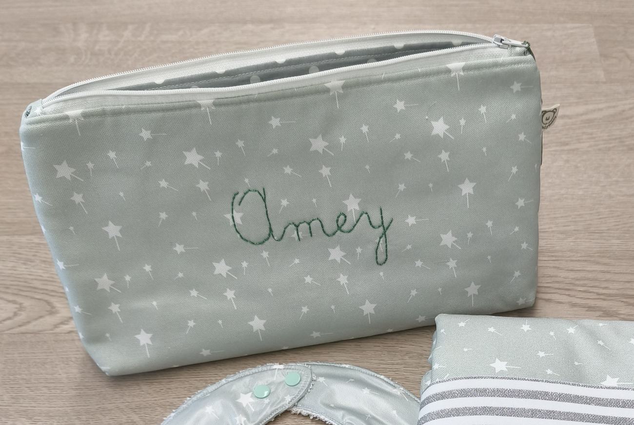 Beauty case portatutto – personalizzabile – coordinabile con fasciatoio - bachette magiche su fondo verde salvia