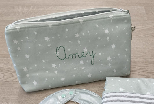 Beauty case portatutto – personalizzabile – coordinabile con fasciatoio - bachette magiche su fondo verde salvia