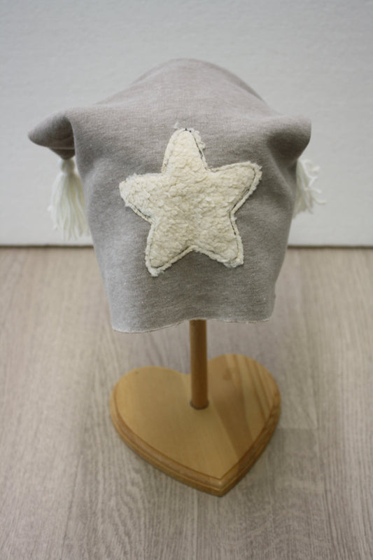 Berretto in felpa calda con nappine - stellina pelosa