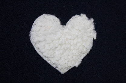Berretto in felpa con nappine - cuore peloso