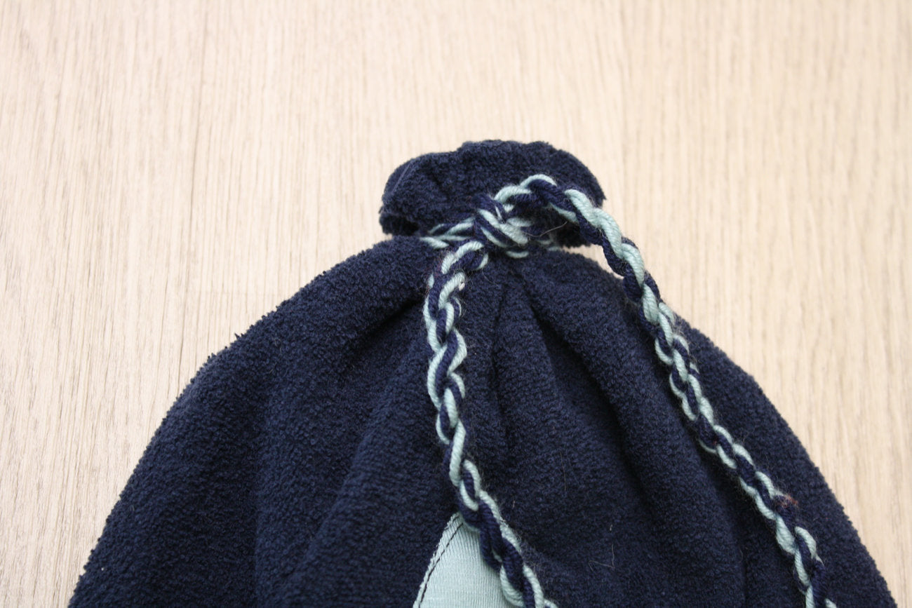 Berretto in felpa boucle blu con fiocchetto - stella