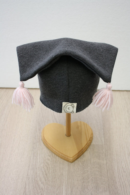 Berretto in felpa grigia con nappine - cuore tartan in maglina - taglia 30-36 mesi