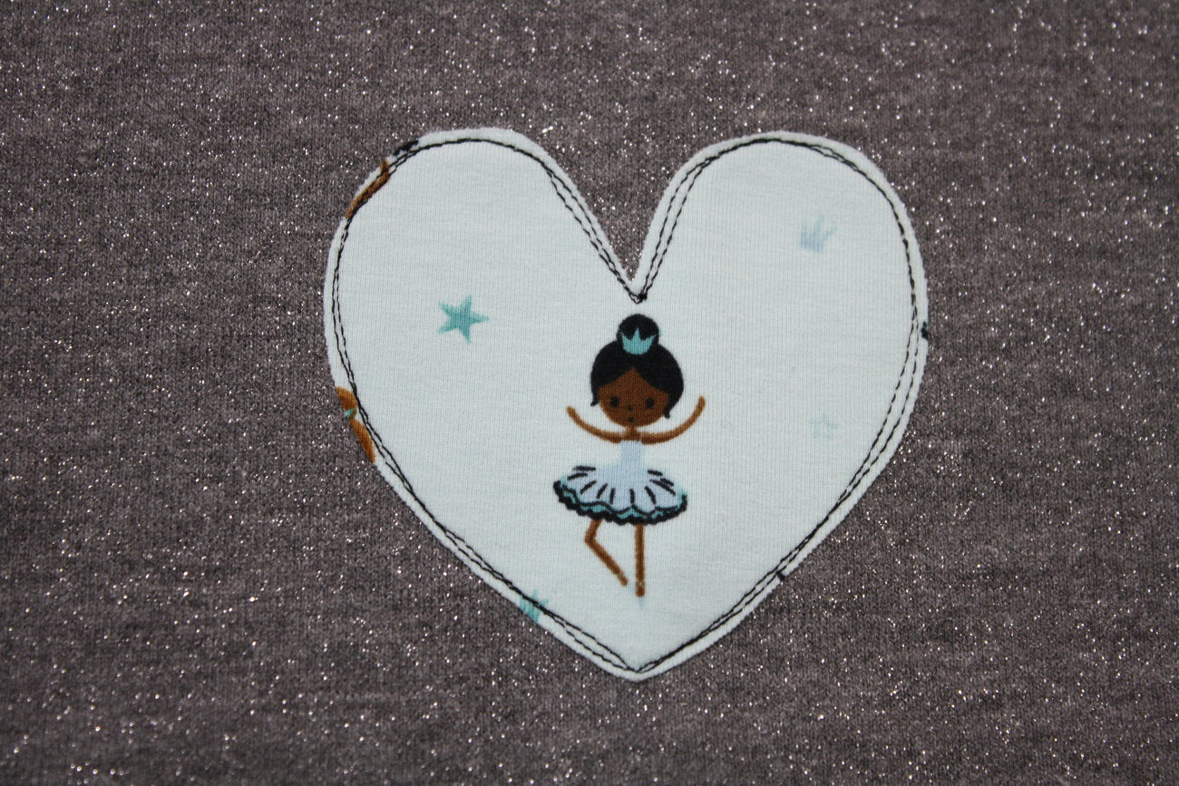 Berretto in felpa grigia glitter con nappine - cuore in maglina con ballerine - taglia 18-24 mesi