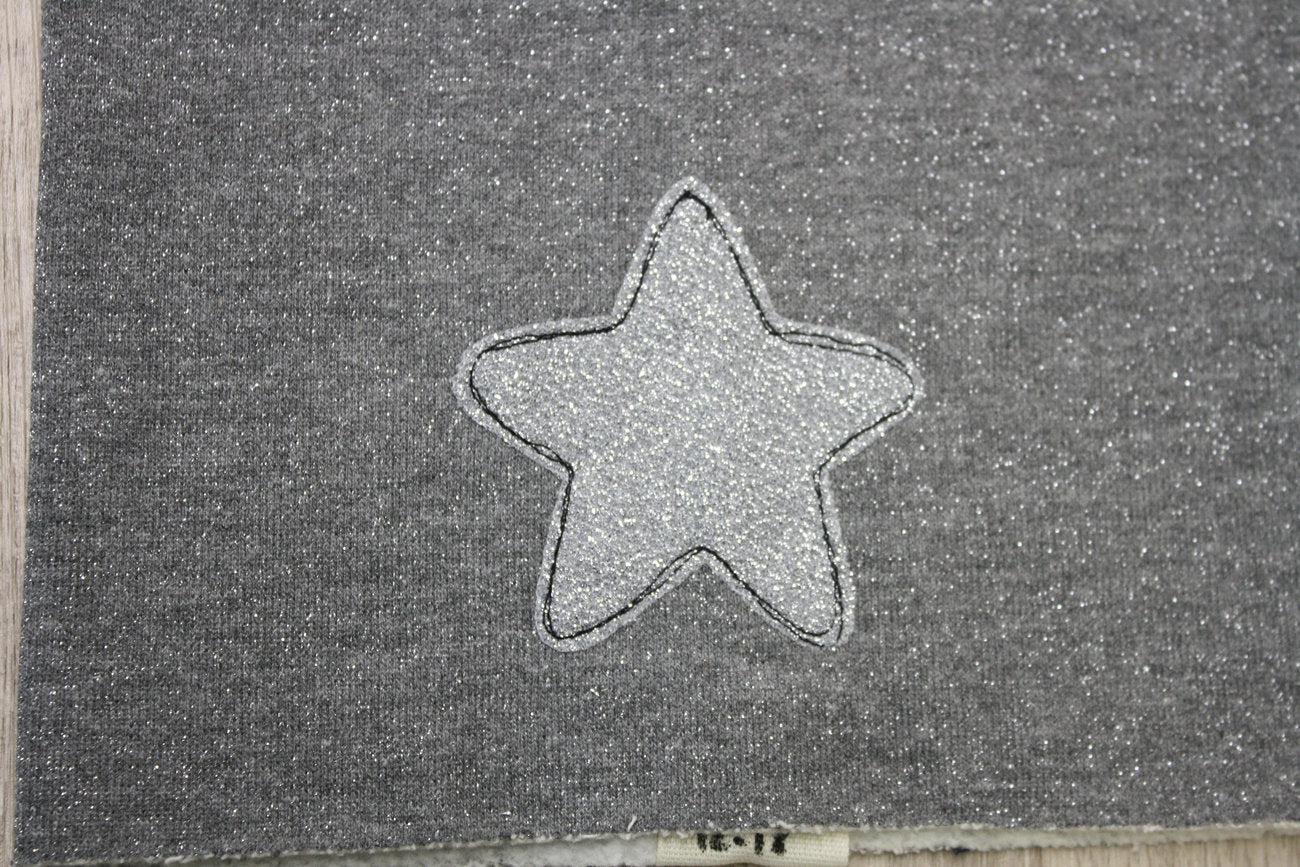 Berretto in felpa grigia glitter con nappine grigie - stellina argento - taglia 12-18 mesi