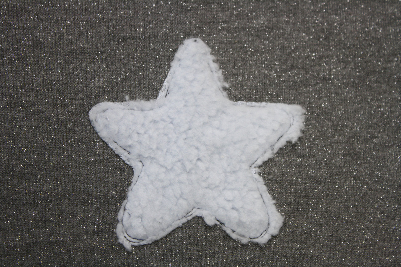 Berretto in felpa calda con nappine - stellina pelosa
