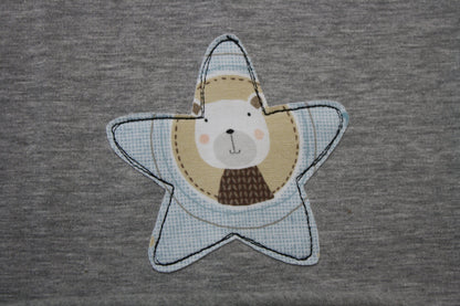 Berretto in felpa con stellina orsetto