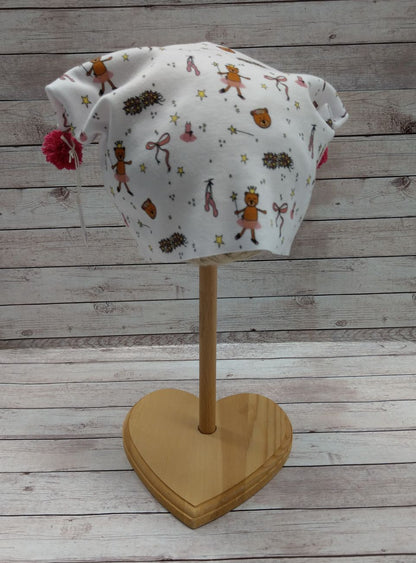 Berretto in maglina con fantasia NotOnlyTeddy di orsetta ballerina – pompon fucsia - visto 3/4