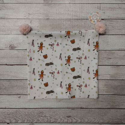 Berretto in maglina con fantasia NotOnlyTeddy di orsetta ballerina – pompon rosa