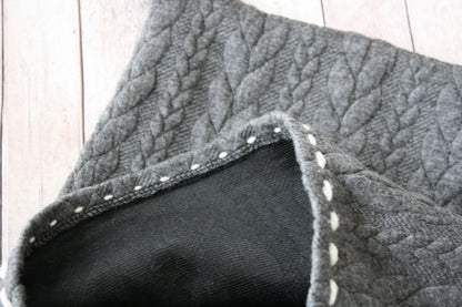 Berretto in jersey knit grigio scuro melange con pompon grigi - 6-8 anni
