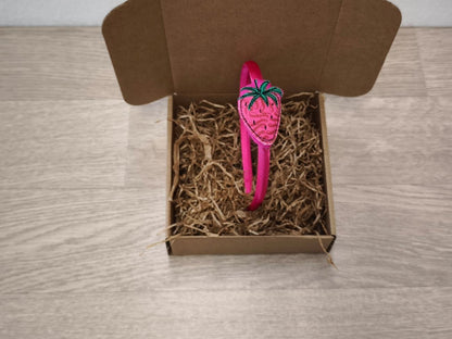 Cerchietto in raso fucsia con fragola