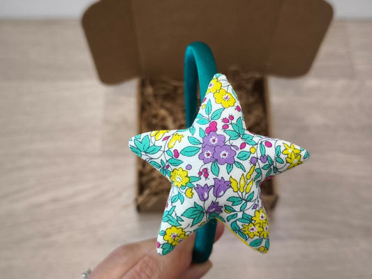 Cerchiello in raso verde con stellina a fiori Liberty