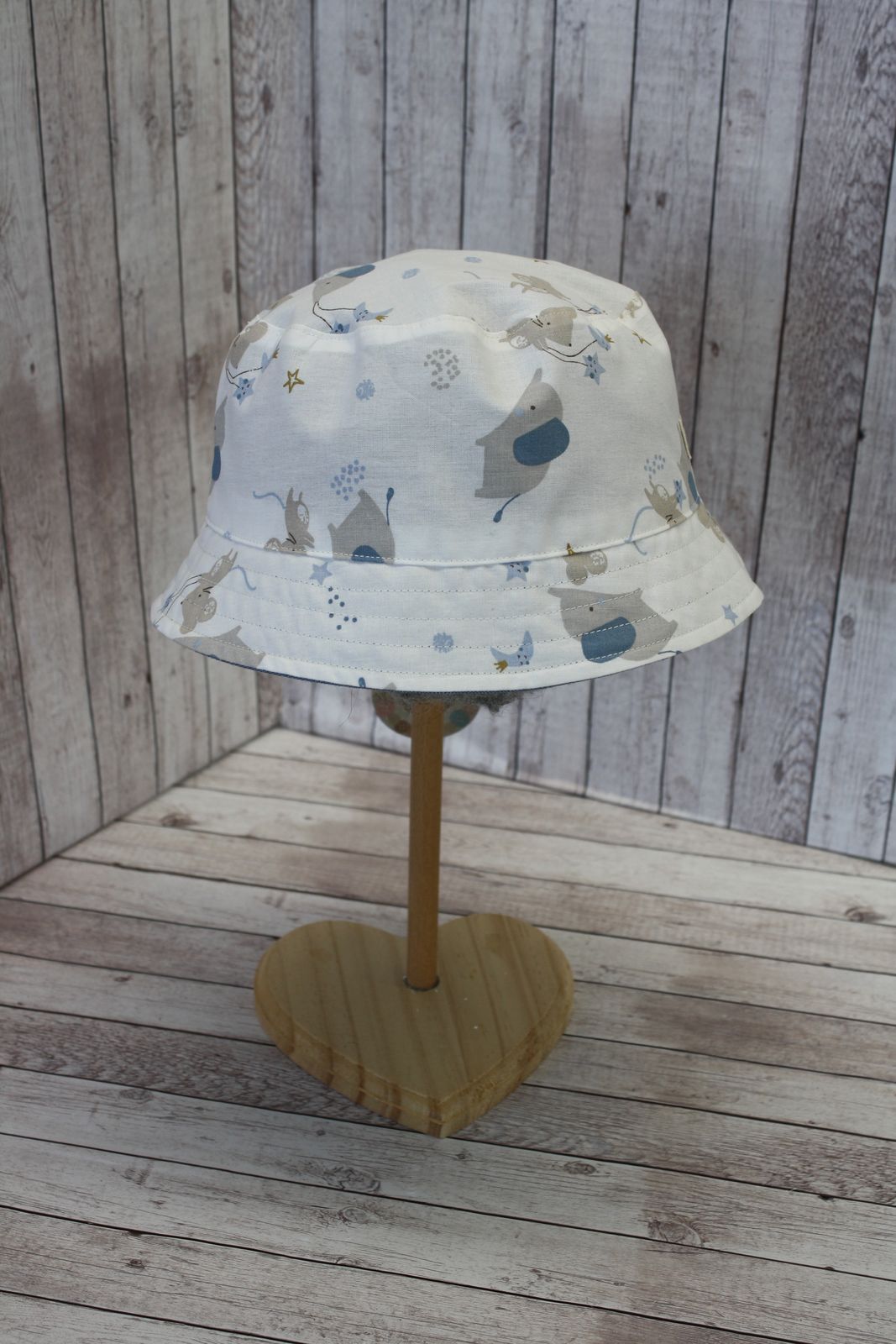 Cappellino parasole double-face, elefantini e chambray azzurro
