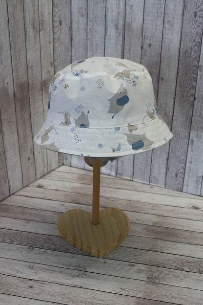 Cappellino parasole double-face, elefantini e chambray azzurro