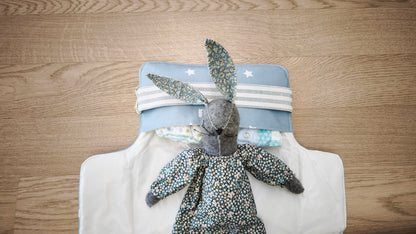 Fasciatoio da viaggio pieghevole con portapannolini – Stelline azzurro – personalizzabile