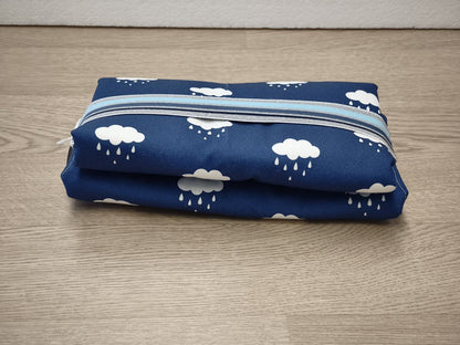 Fasciatoio da viaggio pieghevole con portapannolini – Nuvolette blu – personalizzabile