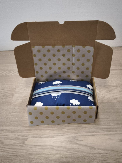 Fasciatoio da viaggio pieghevole con portapannolini – Nuvolette blu – personalizzabile